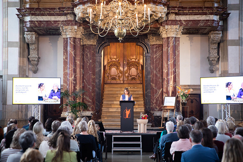 Myrna tijdens de lectorale rede
